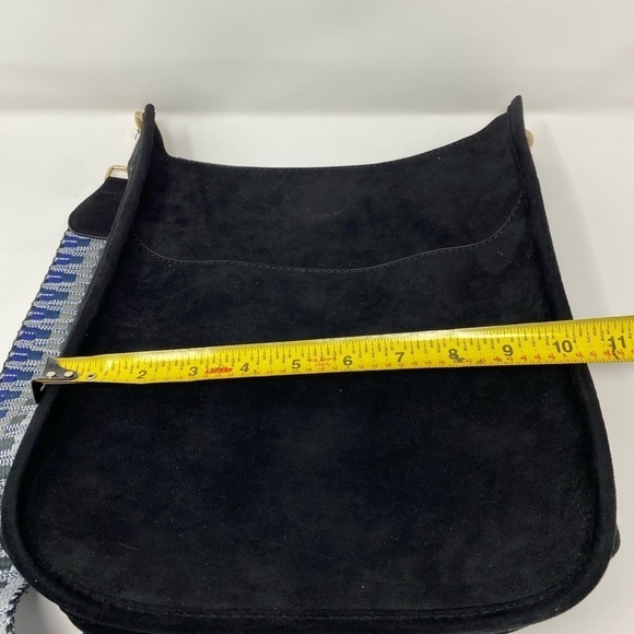 Ahdorned Crossbody Messenger Bag - Picture 5 of 9